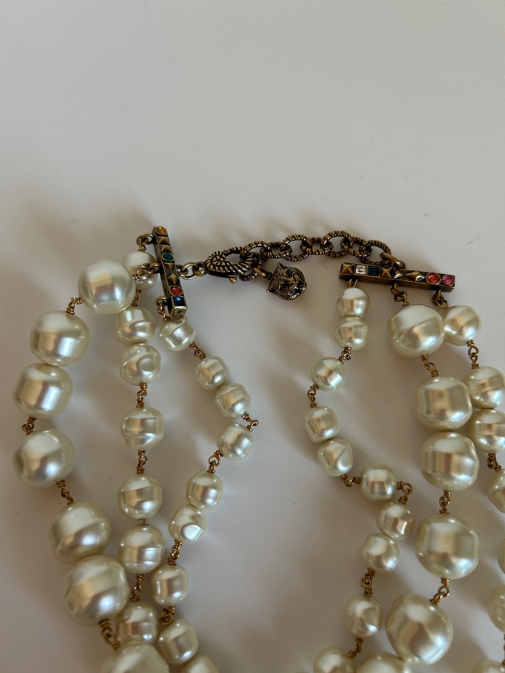 Gucci Pearl Necklace with Multicolor Crystal Double-G Logo Pendant - Picture 3 of 5